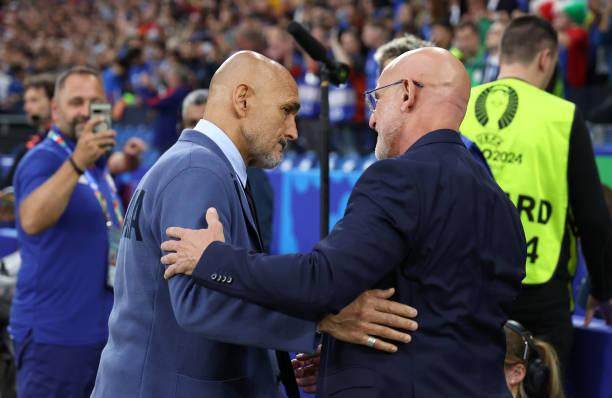 1718918660474092482.jpg 2158475355-612x612.jpg